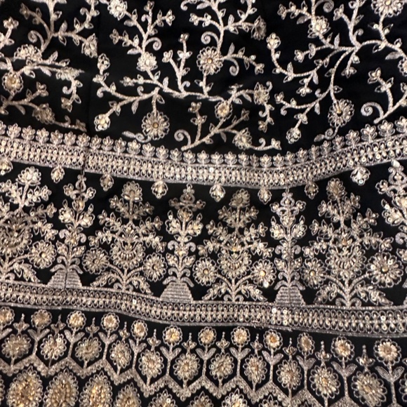 Brand new Lehenga with Tags with pure silk top. - Picture 4 of 10